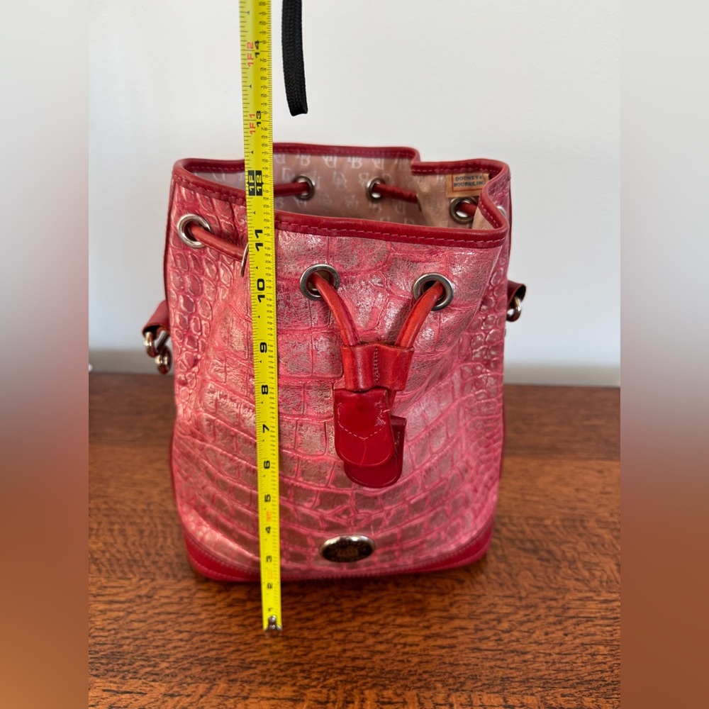 Dooney & Bourke Red/Pink Metallic Croc-Embossed Bucket/Shoulder Bag - RARE - Picture 13 of 16